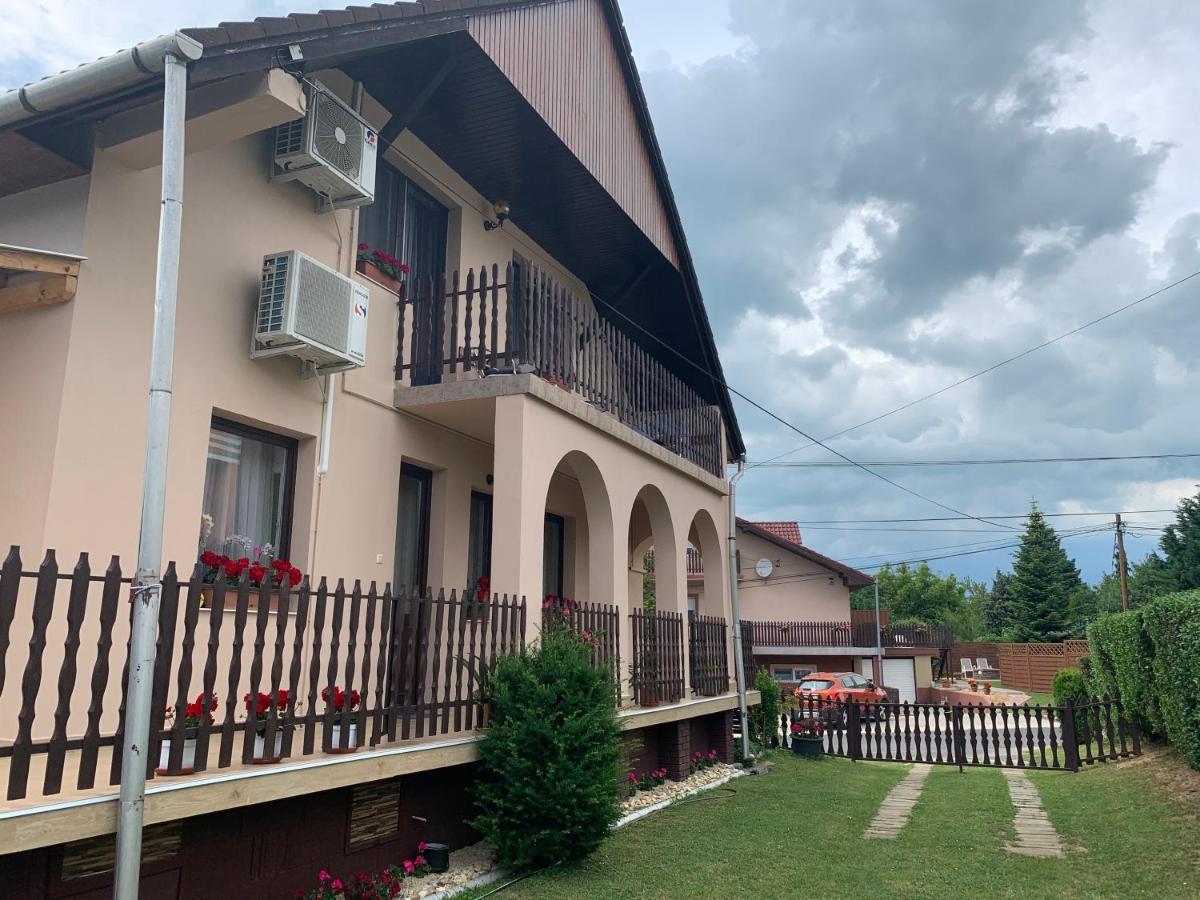 Nagcsaládos Rózsa Apartman Balatonlelle Exterior foto